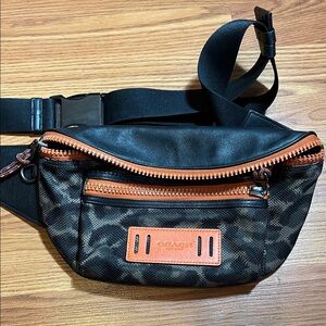 Coach Men's Camo Belt Bag Crossbody Heavy Duty Multiple Pockets